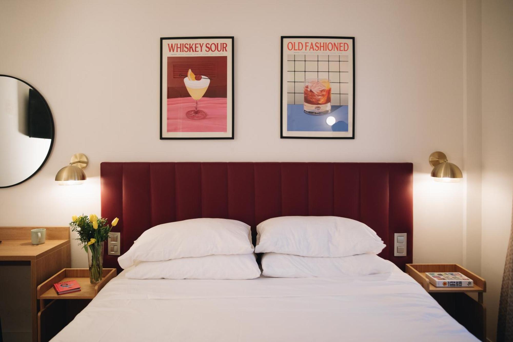 Deluxe Double Room,1589583939:JPEG